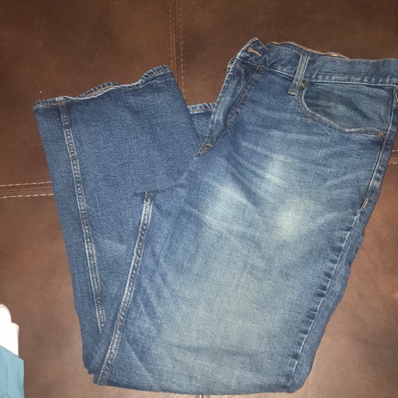 loose ample jeans